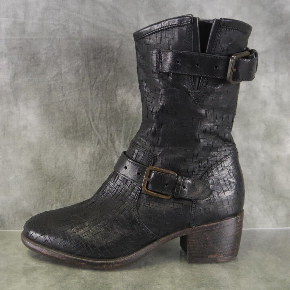 UGG Black Crosscut Leather Black Cowboy Biker 2" Heel Ankle Boots Wom Size 6 ANB